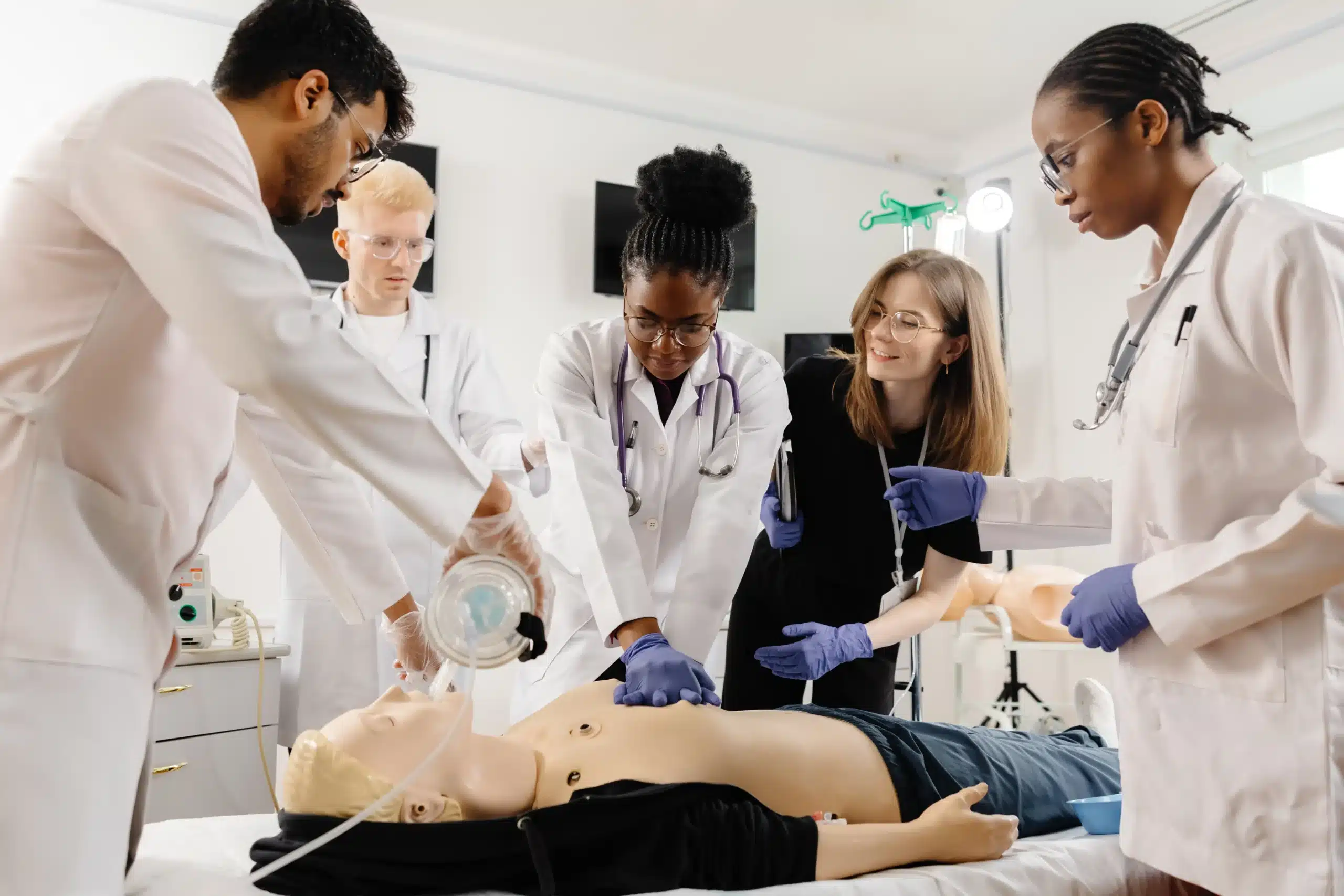 Find First-Aid Classes Near Me: Your Certification Guide